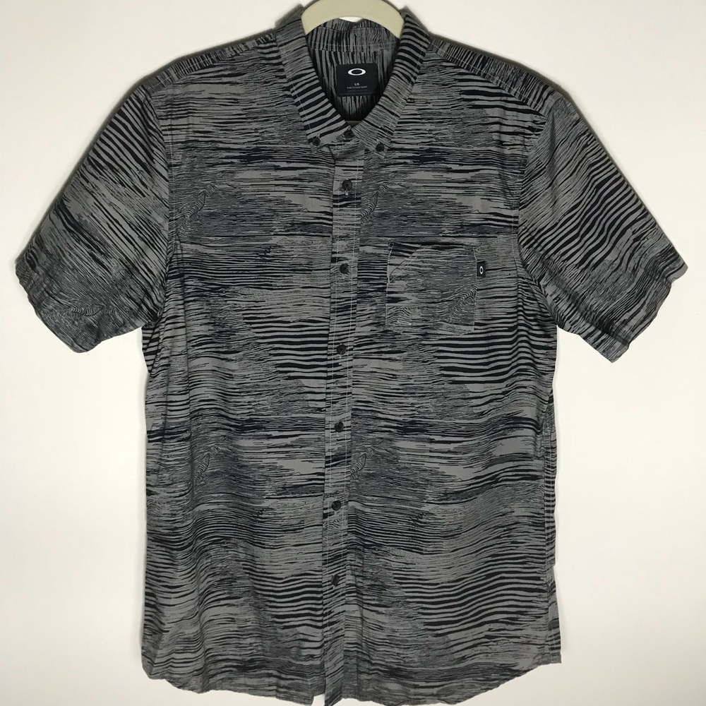 Oakley slim fit black and white button down Large